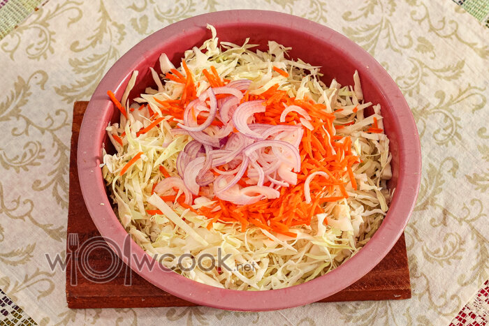 Салат петровский с капустой - Маринованная капуста рецепт