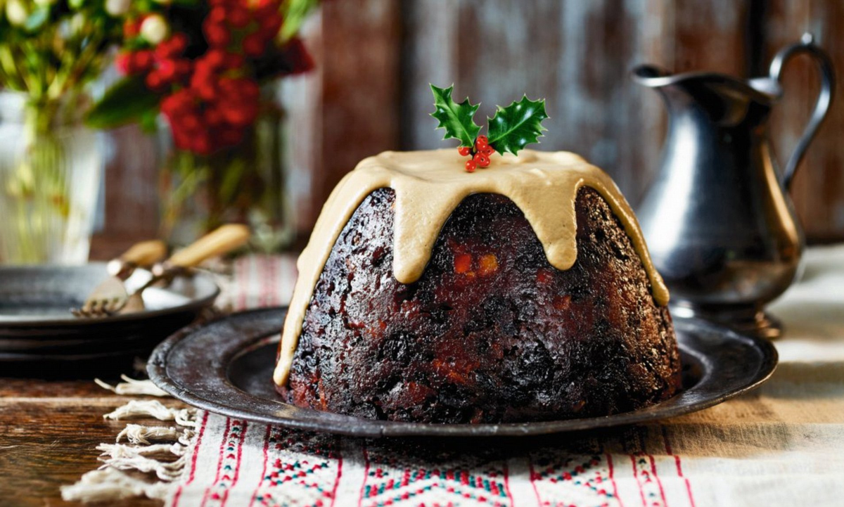 Christmas pudding. Рождественский Плум пудинг. Рождественский сливовый пудинг. Рождественский великобританский пудинг. Рождественский Плам-пудинг в Англии.