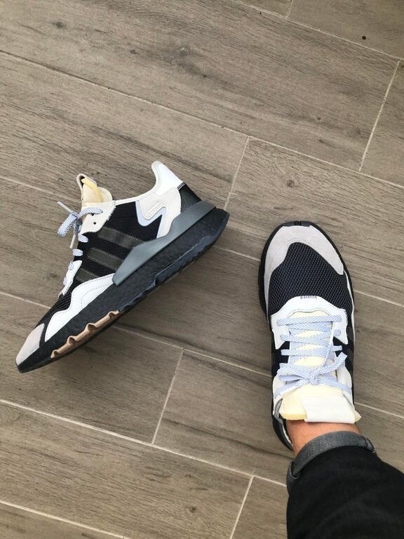 Интересная чёрно-белая пара, взял бы себе такую на будущее, только пока не встречал такой расцветки, может она доступна только за рубежом.