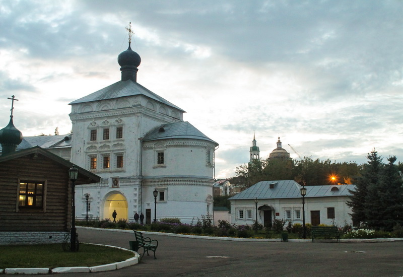 Успенский Трифонов монастырь. Никольская Надвратная церковь.