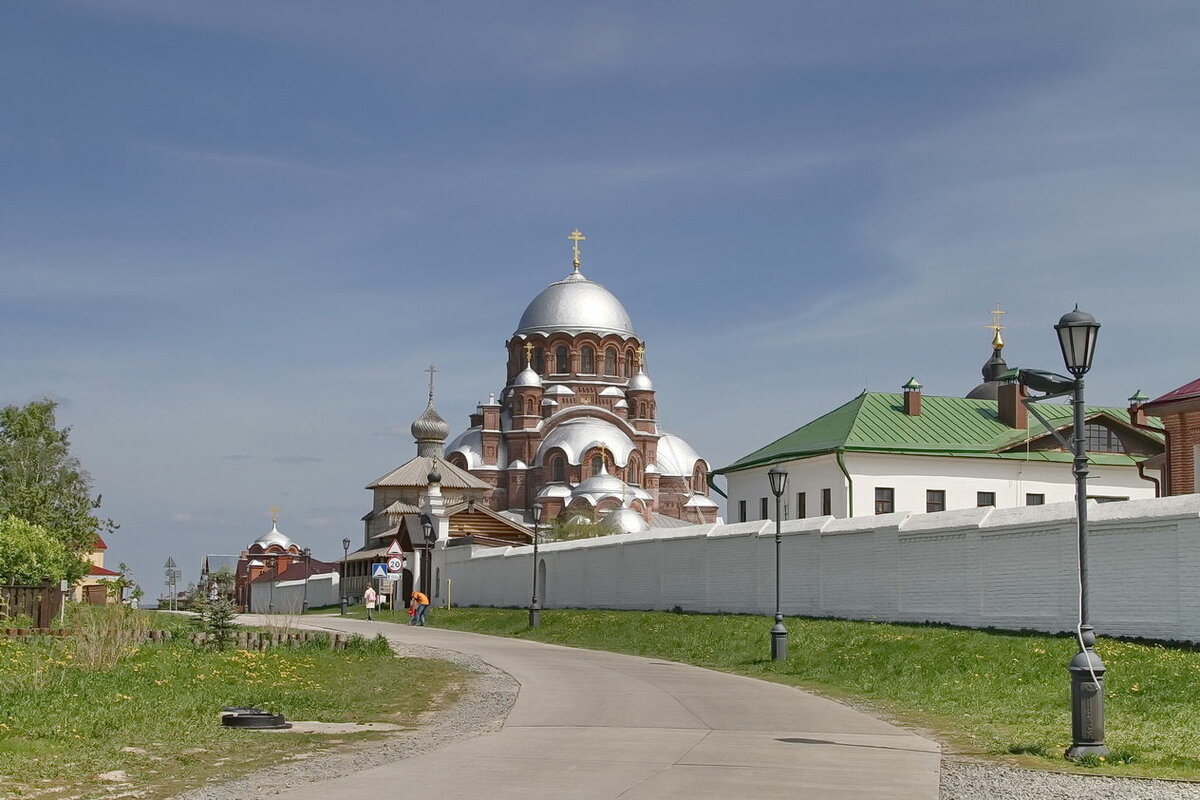 Свияжск км. Свияжск остров-град. Свияжский Успенский монастырь. Свияжский Иоанно-Предтеченский монастырь.