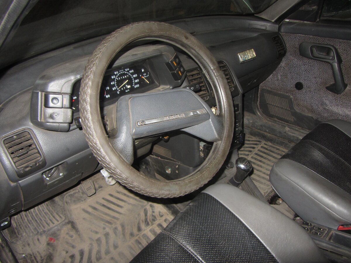 ВАЗ 2110 карбюраторная за 10 000 рублей