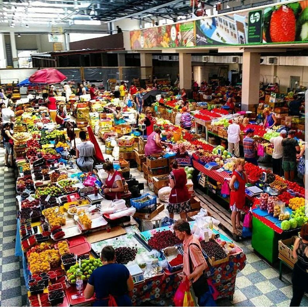 южный рынок. ростовский оптовый овощной рынок. склад с китайской продукцией. оптовые поставки одежды из кореи в россию. карго южные ворота москва.