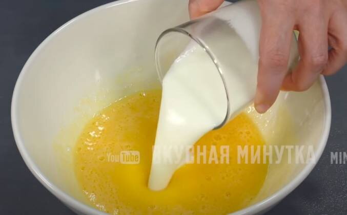 Быстрый творожно-сметанный кекс в микроволновке – пошаговый рецепт приготовления с фото