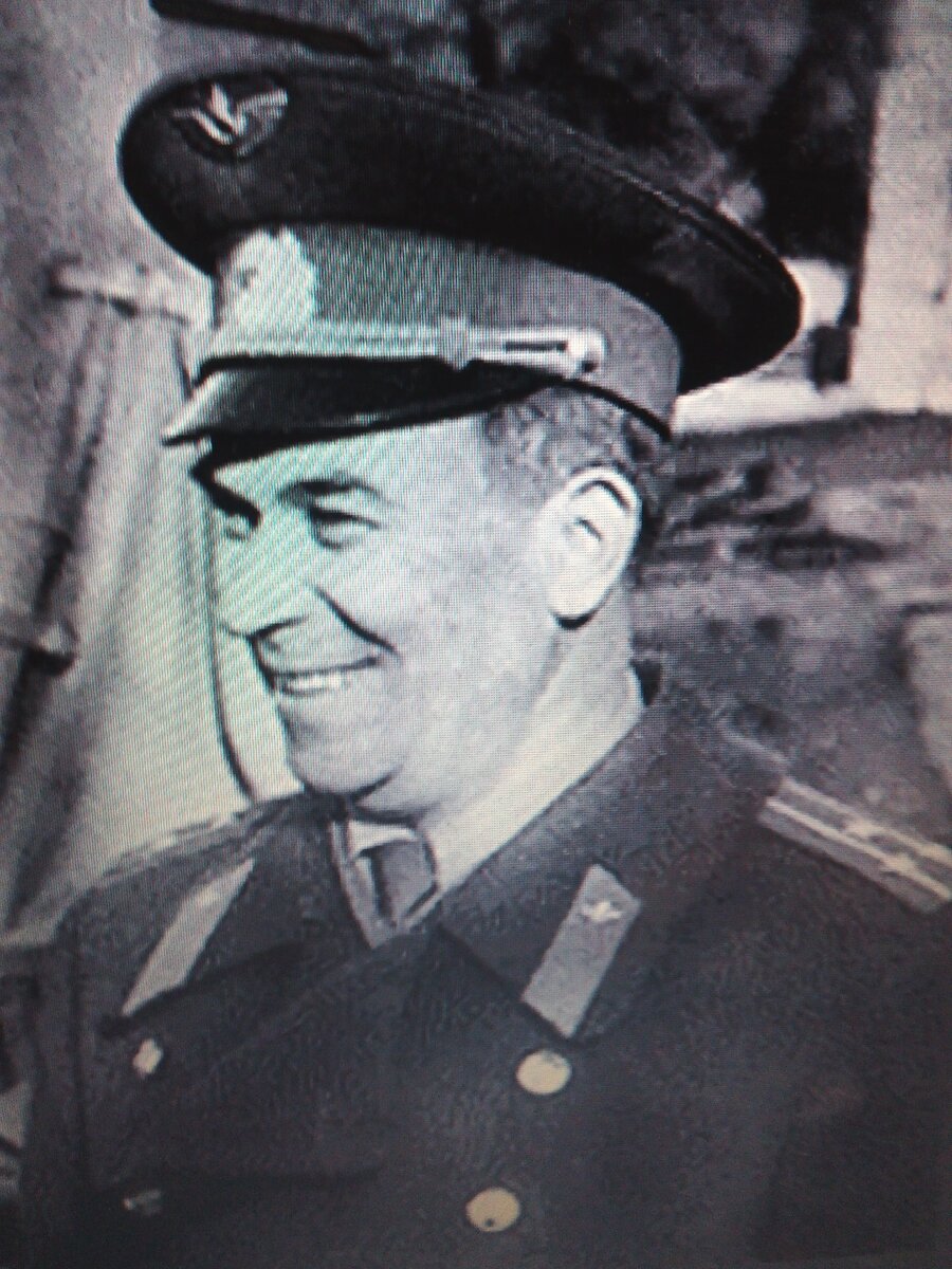 Василий Васильевич Колесник.  офицер спецназа.  фото: картинки яндекса.