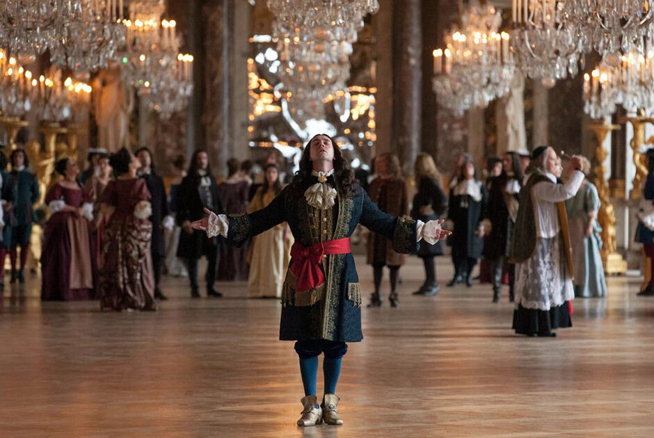 Людовик XIV. Кадр из сериала "Версаль"