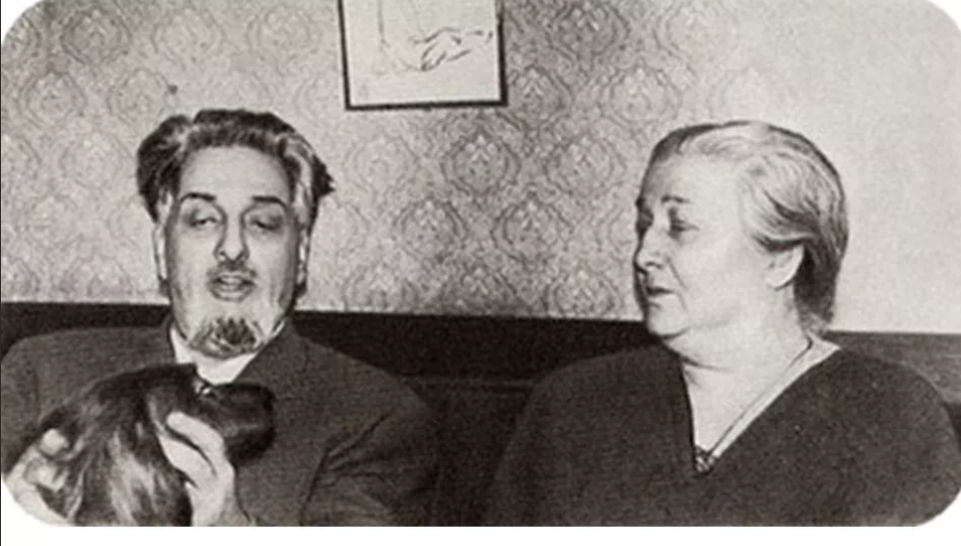 Виктор Ардов и Анна Ахматова, конец 50-х годов XX  века