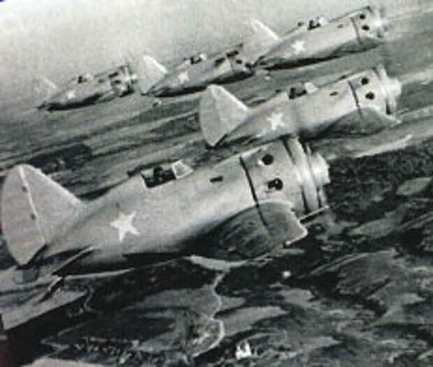 22 июня бомбежка. Аэродромы 22.06.1941. Разбомбленные Советский аэродром 1941 год. Советские аэродромы 22 июня 1941 года. Воздушные бои июня 1941 года.