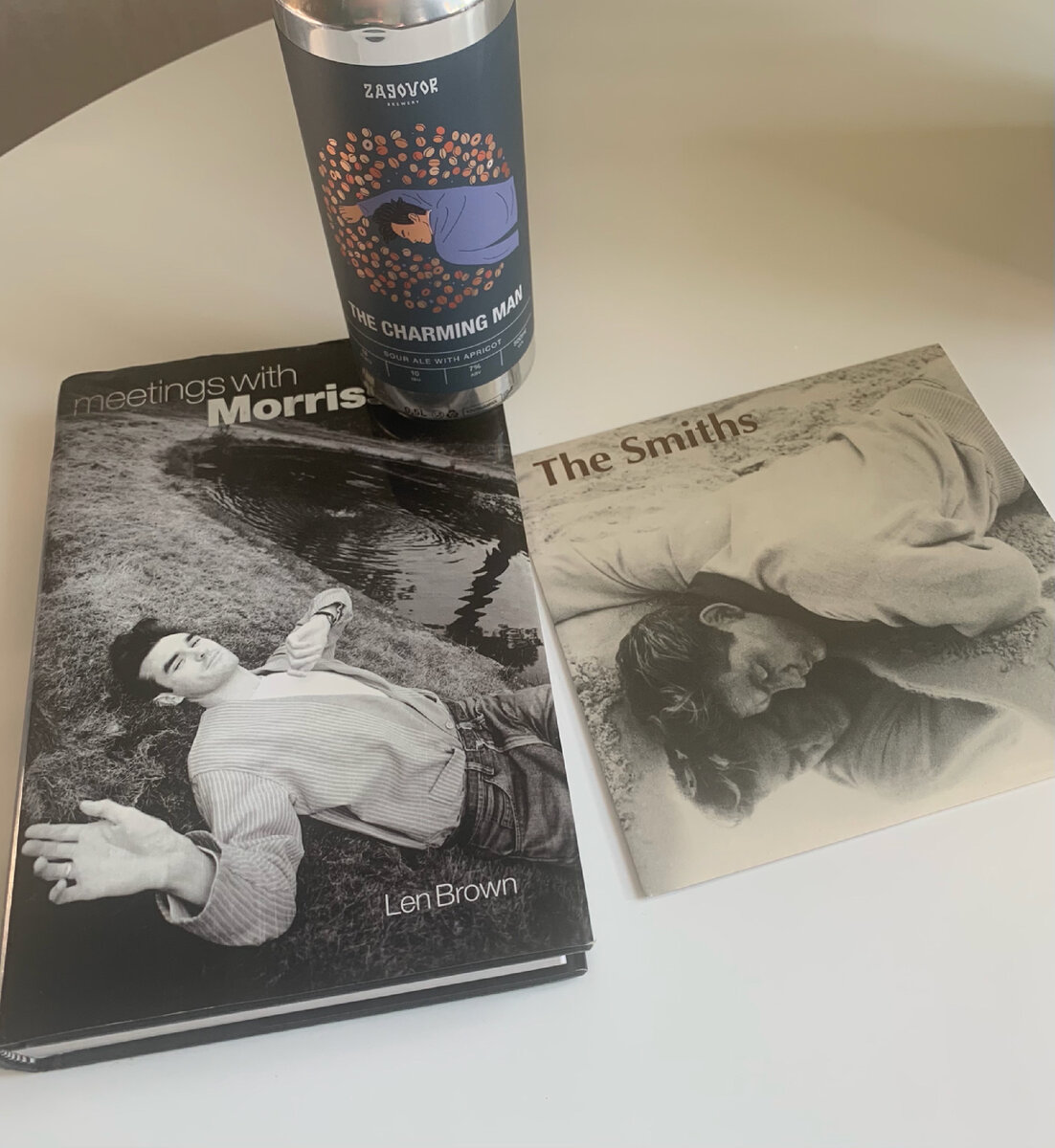 На обложке сингла - не Моррисси, а французский актёр Жан Маре. Про обложки пластинок The Smiths можно написать не один интересный пост.