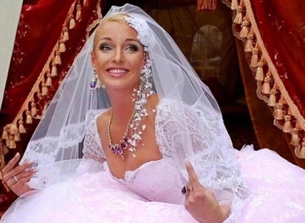 Жених волочковой. Волочкова в свадебном платье. Волочкова была замужем. Волочкова была замужем. Волочкова была замужем.