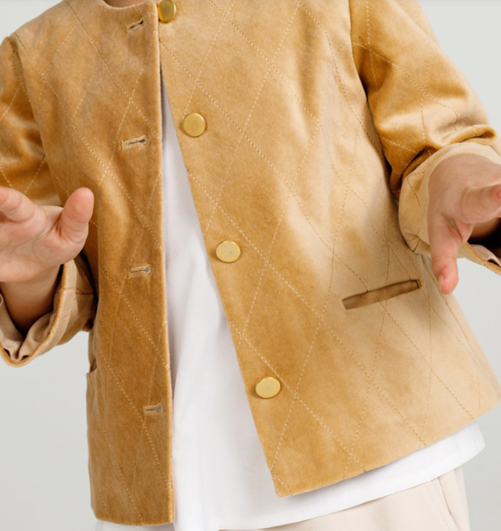 Осенняя куртка из стеганного вручную хлопкового бархата Ulekids