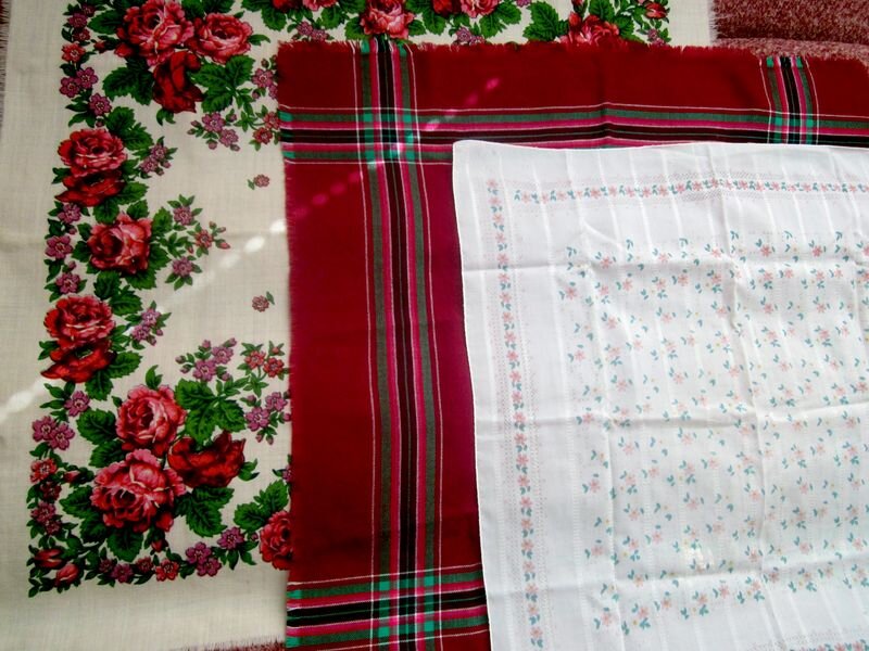 Собственное фото автора. Мамины платки - три из девяти.