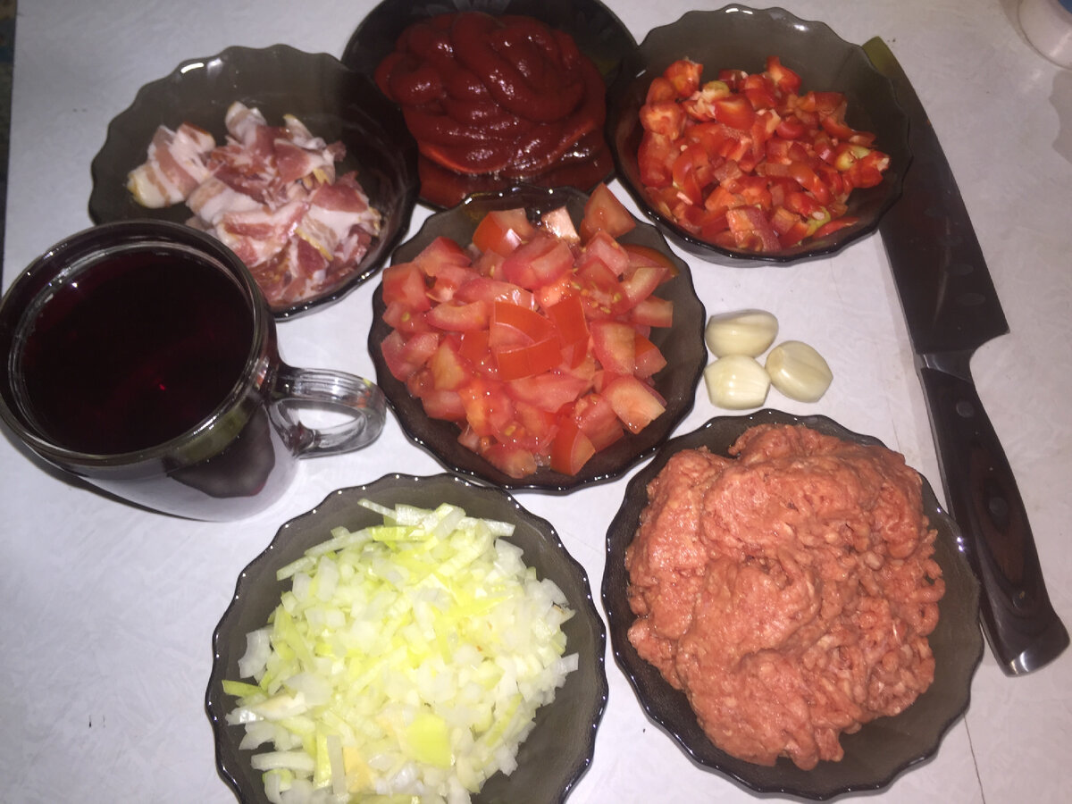 Набор продуктов для самого соуса.