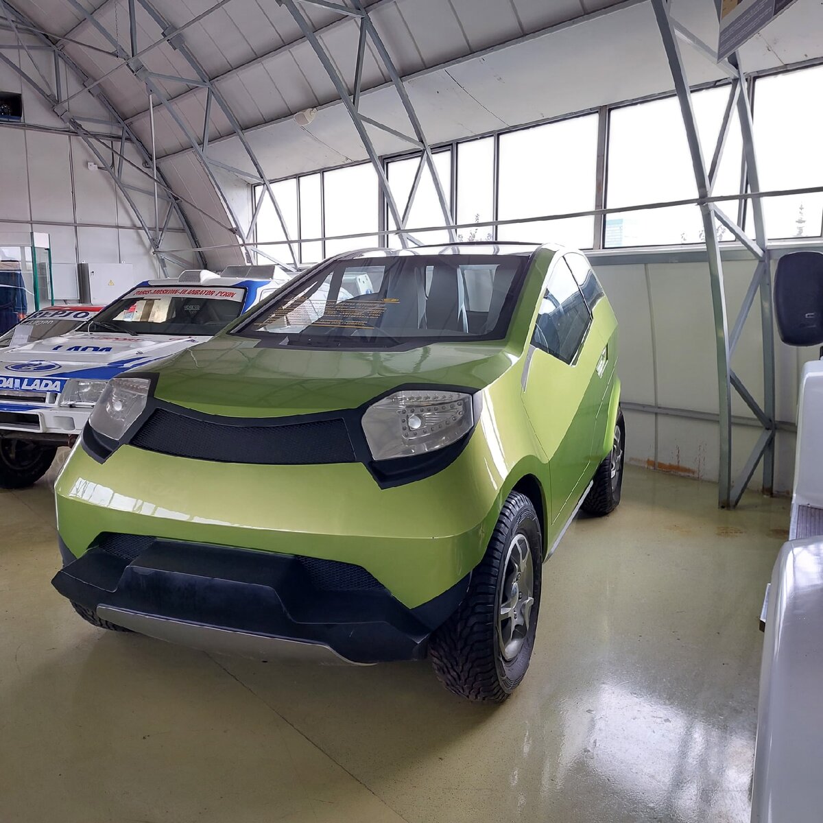 Lada Kalina 4X4 концепт, вид спереди.