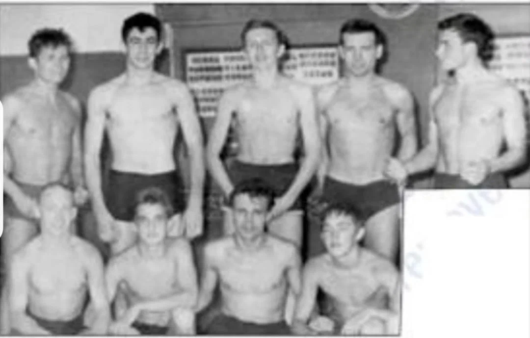 1961 Г. СЛЕВА ВЕРХНИЙ РЯД: А. СУХИНИН, Д. РУДМАН, А. ШОР, А. СИЗОНЕНКО