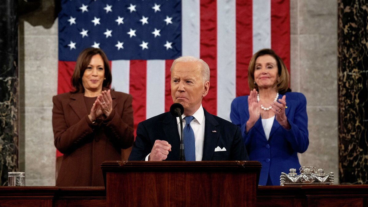 Хлопали стоя и долго.