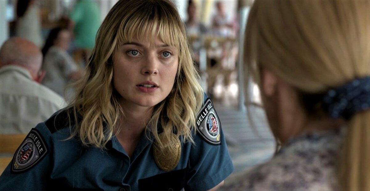 Скриншот из сериала "Pieces of Her".