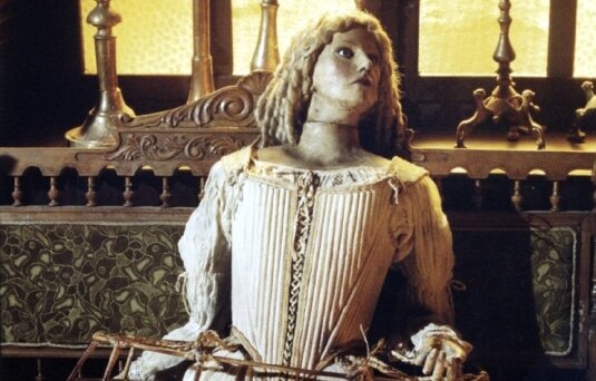 Триллер, детектив. Италия, Испания, Болгария, Великобритания. В главных ролях: Луиджи Ло Кашио, Лусия Хименес, Хосе Анхель Эхидо.