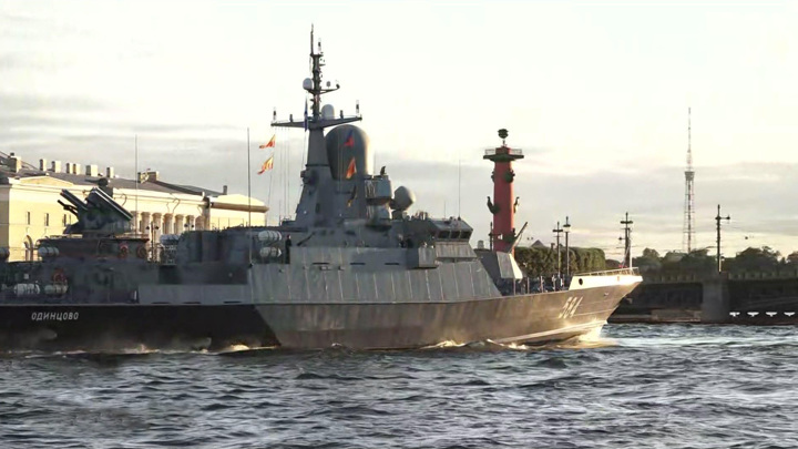 Военно-морской парад 2022 г. в условиях санкций Запада: справимся, но в чём будут отличия?