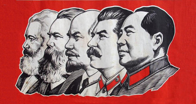 Одним из трёх источников, одной из неотъемлемых частей марксизма является диалектический материализм - диалектика Гегеля, истолкованная с материалистических позиций.