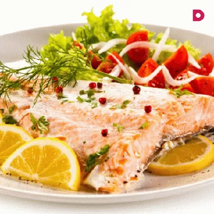 Семга – одна из самых ценных пород рыб. В ней содержится большое количество ненасыщенных жирных кислот и жирорастворимых витаминов. При этом семга не очень калорийна, поэтому ее можно употреблять в пищу даже сторонникам здорового питания.