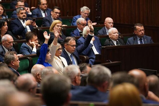    Принятие резолюции Sejm. gov. pl
