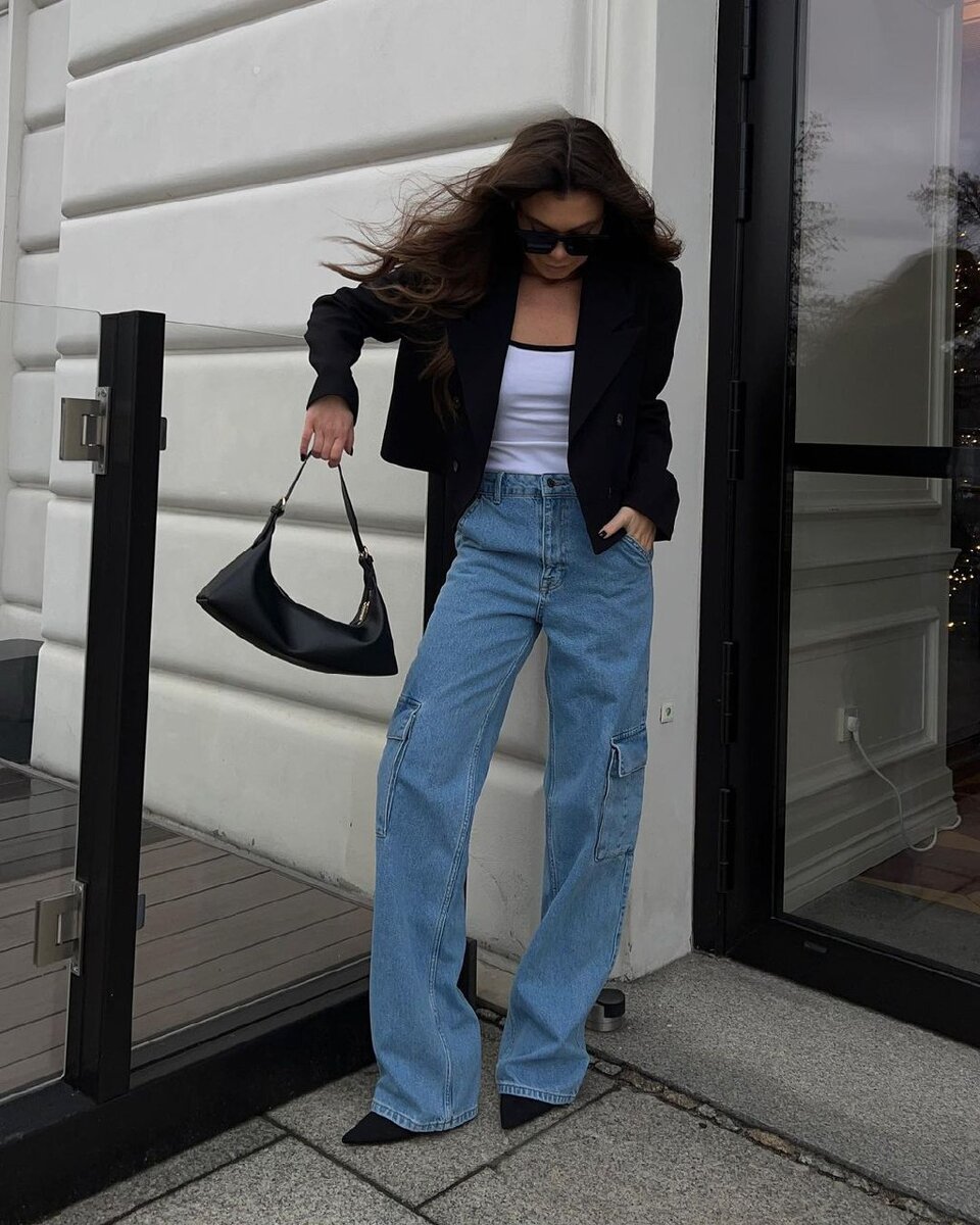    Джинсы карго держат модную планкуspodenkimoje