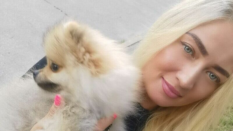     На этой неделе внимание нижегородцев было приковано к трэшу на Автозаводе. Вечером 31 января женщина по имени Анна в неадекватном состоянии сбила и испинала мужа, а также повредила семь авто. По одной из версий, причиной стала ревность. Экс-возлюбленная мужа Анны дала интервью NewsNN.