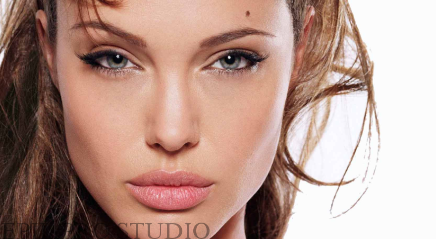 острые скулы