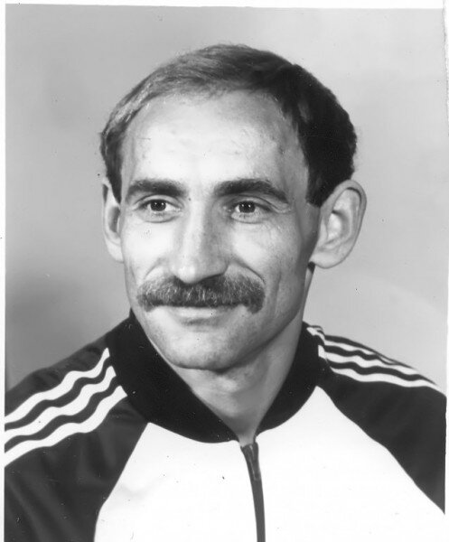 Виктор Александрович Грачёв (17 сентября 1956, Дзержинск, Сталинская область, Украинская ССР, СССР) — советский и украинский футболист, украинский футбольный тренер. Мастер спорта СССР и Заслуженный тренер Украины.

Один из лучших футболистов в истории донецкого "Шахтёра". Начинал карьеру футболиста в Дзержинске. Затем был дубль донецкого "Шахтёра". 
В 1976—1978 играл за «Колхозчи» (Ашхабад). Осенью 1978 года Владимир Сальков пригласил Грачёва в московское «Торпедо», однако игра в московском клубе у игрока не задалась — в 12 играх не забил ни одного мяча. По окончании сезона 1979 года Виктор Носов позвал Грачёва обратно в «Шахтёр».
В 1982 году получил приглашение в московский "Спартак", однако уже по ходу сезона вернулся обратно в "Шахтёр", где играл вплоть до 1991 года. После распада СССР, несколько сезонов выступал в Венгрии, после чего вернулся в Донецк, вначале в качестве игрока, а потом и тренера.
Обладатель Кубка СССР — 1980, 1983.
Финалист Кубка СССР — 1985, 1986.
Обладатель Суперкубка СССР — 1984.
Лучший бомбардир Кубка Кубков 1983/1984.
В официальных играх за "Шахтёр", провёл 330 матчей, в которых забил 80 мячей.