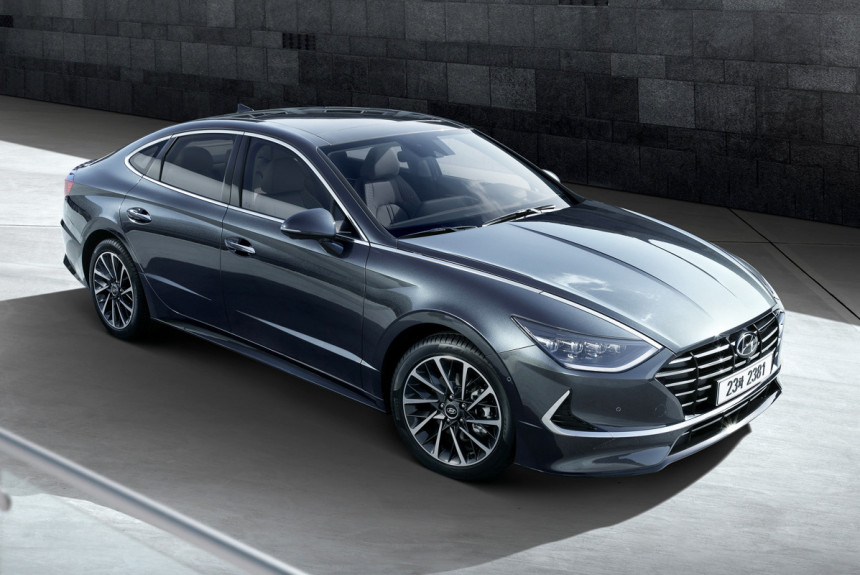 https://autoreview.ru/news/novyy-sedan-hyundai-sonata-pervyy-vzglyad
