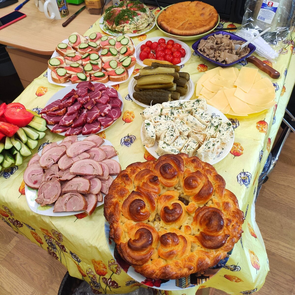 ДР в нашем офисе. Это и все остальные фото в данной статье сделаны автором канала "Играй со мной"