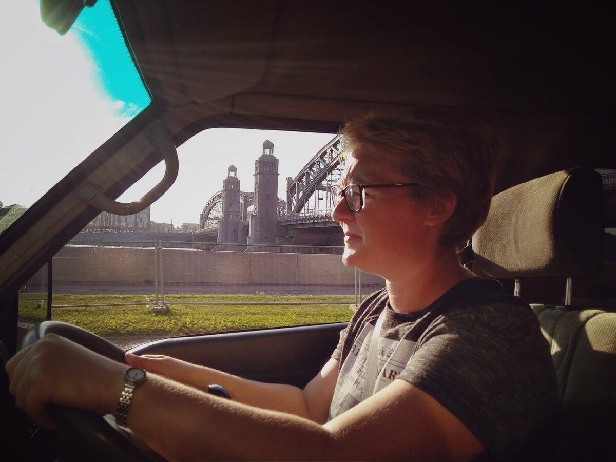 Это я, еду  на своей машине