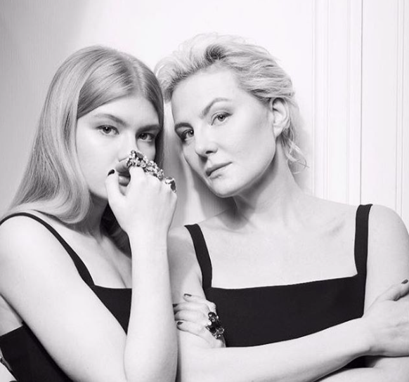 Рената с дочерью