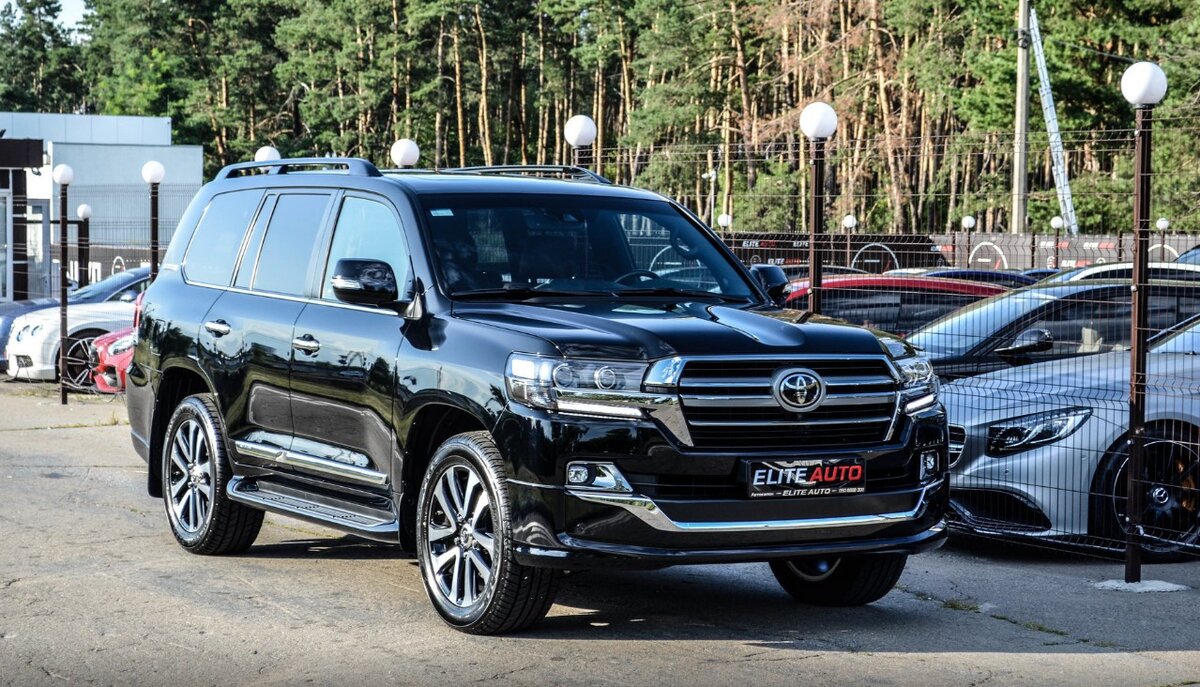 Ленд крузер 200 дизель. Toyota Land Cruiser 200 Executive Lounge. Toyota Land Cruiser 200 Executive 2018. Land Cruiser 200 2020 Executive. Ленд Крузер 200 Executive Lounge 2020.