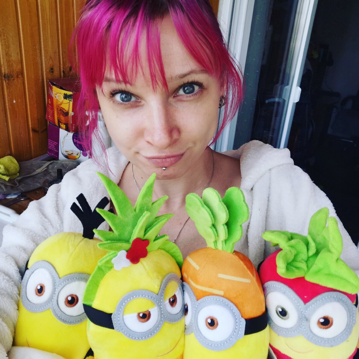Миньоны из Магнита +100 к счастью, тем более, что ждала их с начала марта, рисовала раскадровку для рекламы 😁