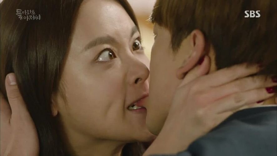 Кадр из дорамы «Вернись, аджосси/ Come Back Mister»