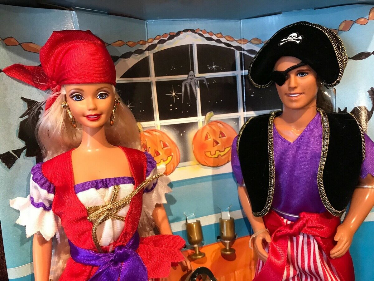 Скелеты и куклы для декора на Halloween