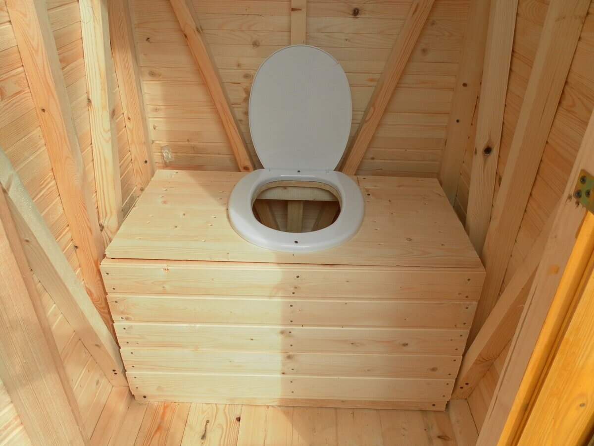 Как построить туалет на даче своими руками