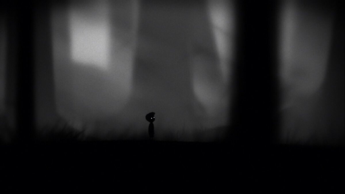 Скриншот сделан в игре "Limbo"/ Мальчик в начале своего пути