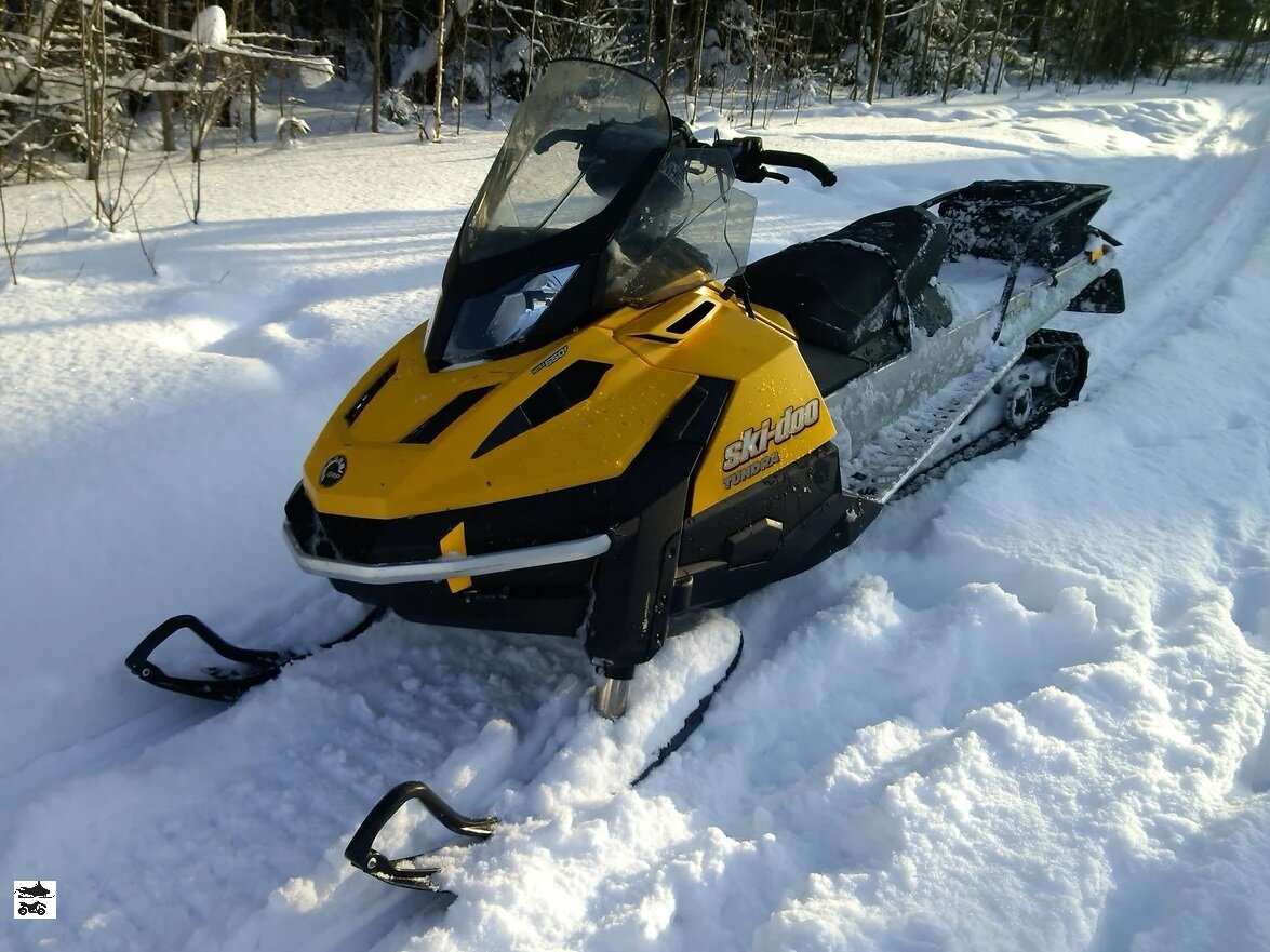 Снегоход канада. Ski Doo Tundra 250. BRP Tundra 550 lt кофр. Ski Doo Tundra 2. Канада снегоходы.