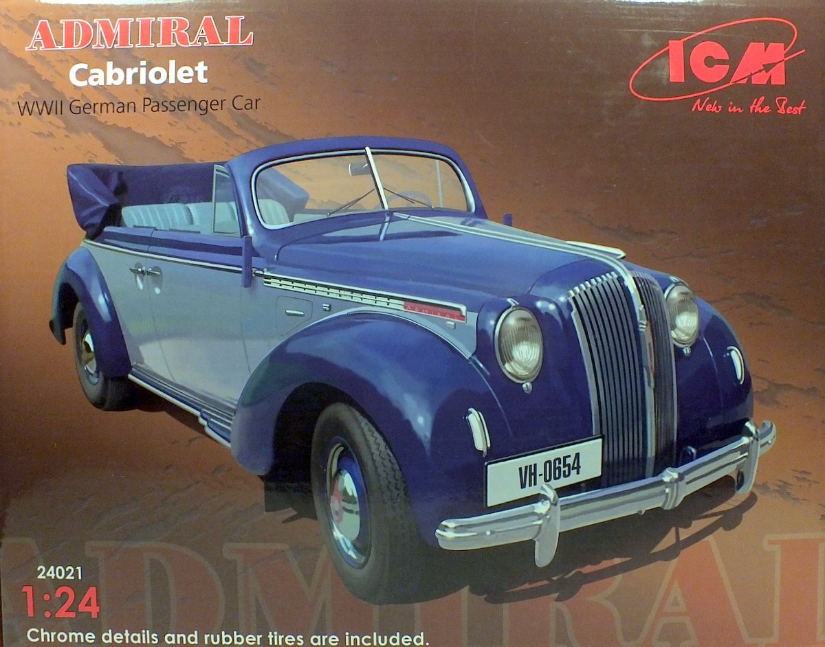 В этой коробке то, из чего буду собирать модель.