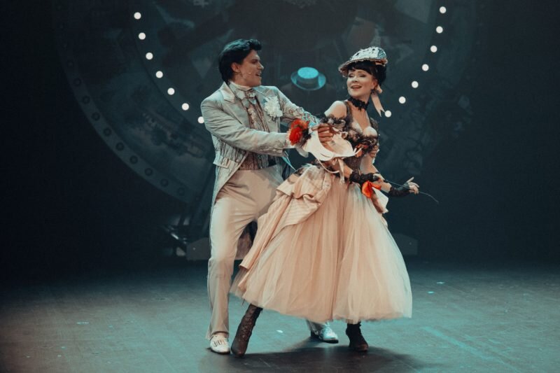 Фото Яны Овчинниковой предоставлены пресс-службой Театра им. Евг. Вахтангова