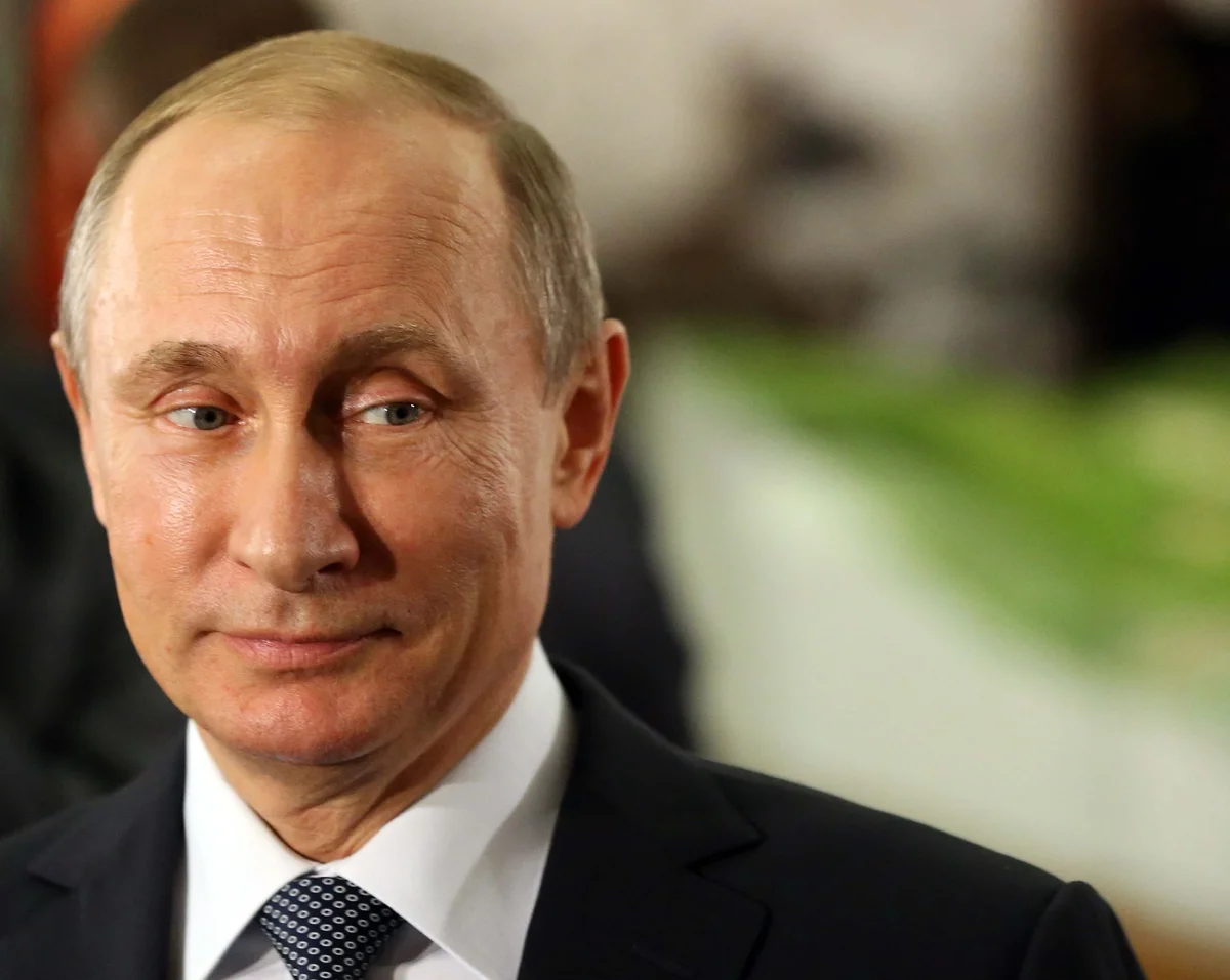 Путин поручил готовить медиков к телемедицине