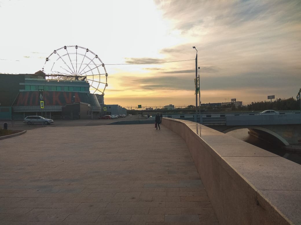 Вид на ул.Красная и колесо обозрения 360