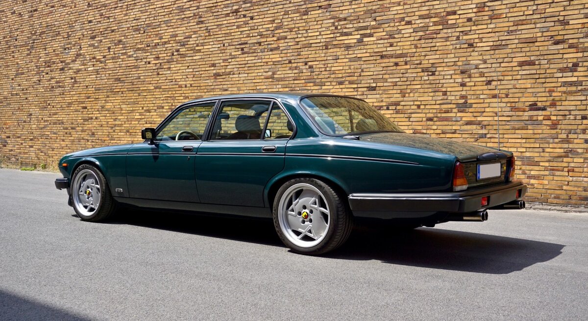 Series 12. Jaguar xj12 Series 3. Jaguar xj6 Series III. Jaguar XJ Series 3. Jaguar xj6 xj12 Tuning.