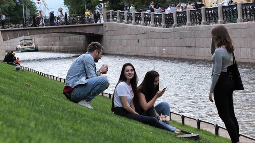 Незнакомая девушка притворилась моей женой для строгой мамы и сильно пожалела / ПРАНК