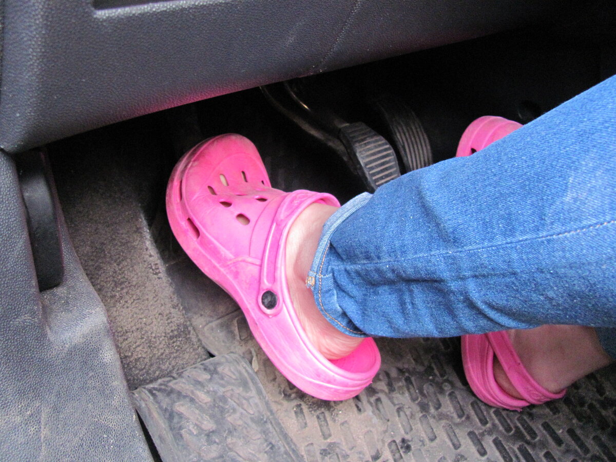 Выжимаем сцепление