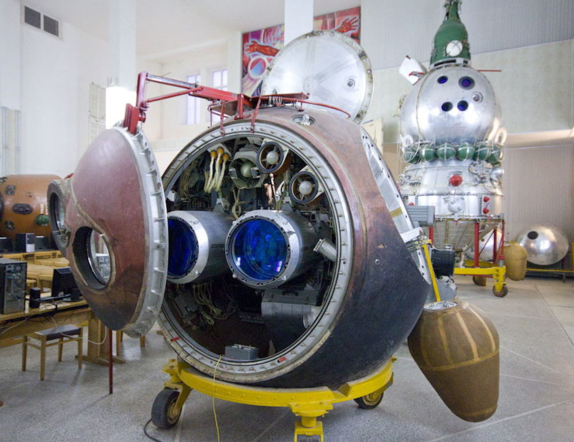 Спутник 2 4. Космический аппарат Зенит-2м. Космический аппарат Зенит-2. Спутник Зенит-4м. Спускаемый аппарат Зенит.