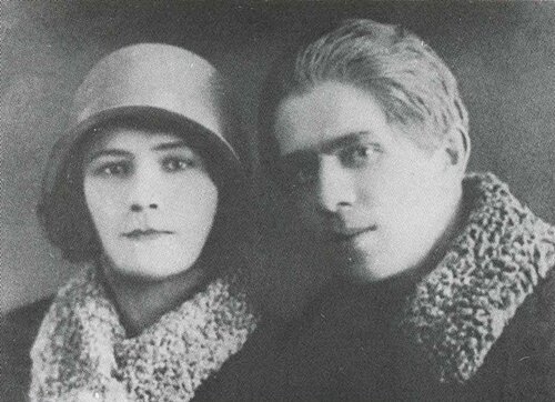 Хади Такташ с первой женой Гульчирой Хамзиной. Фото: https://kitaphane.tatarstan.ru